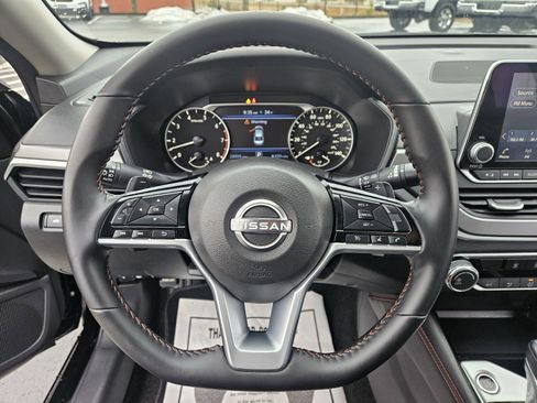 Used 2025 Nissan Altima 2.5 SR image 25