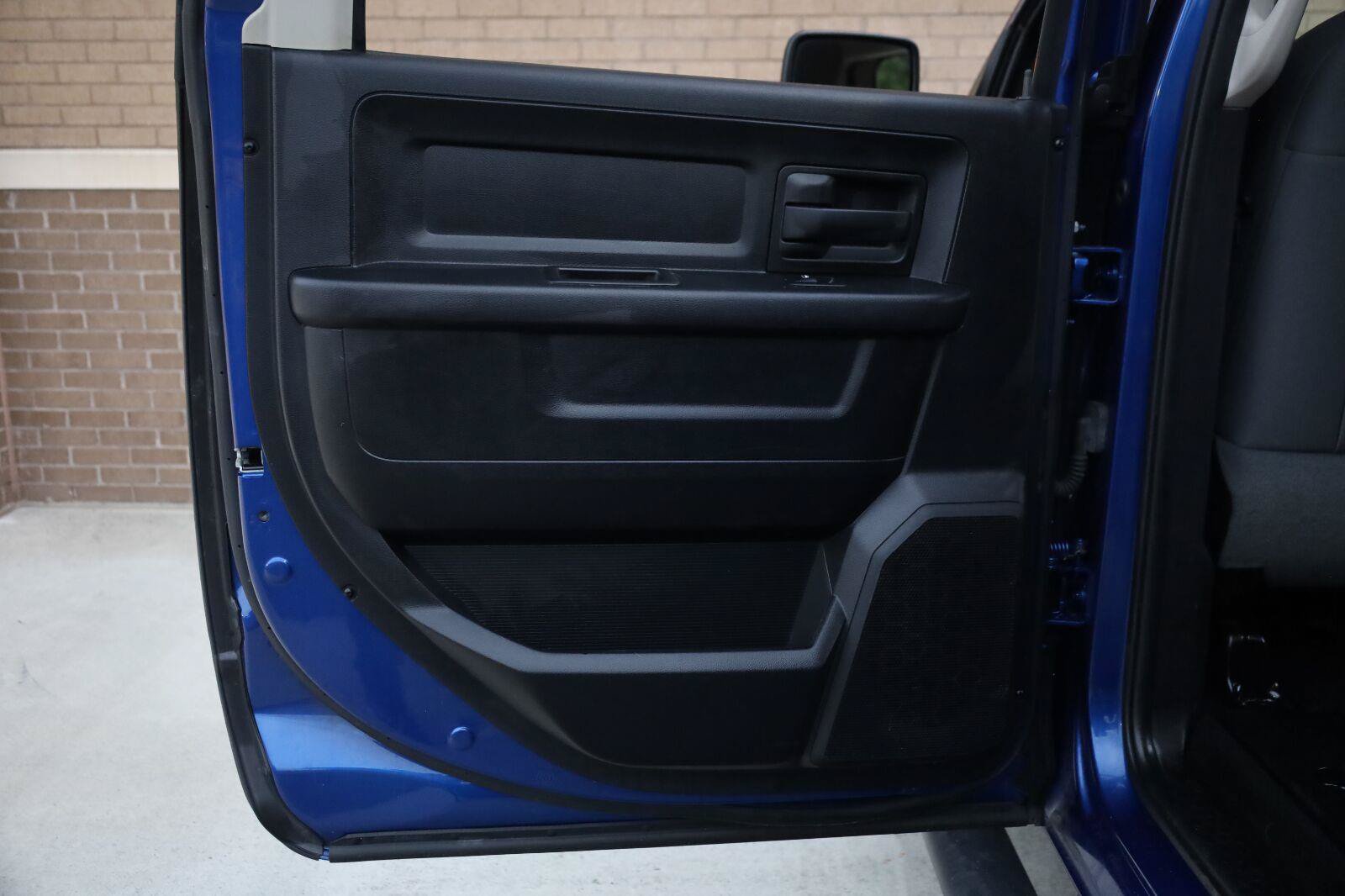 Used 2015 RAM 1500 Express RWD image 18