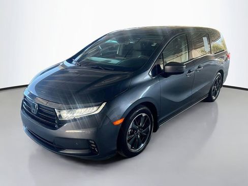 Used 2023 Honda Odyssey Elite image 3
