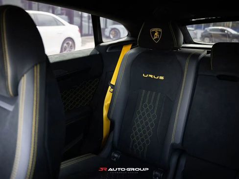 Used 2023 Lamborghini Urus Performante AWD/4WD image 33