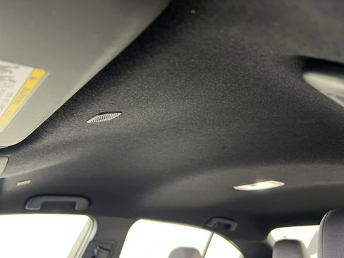 Used 2025 Toyota Corolla SE image 24