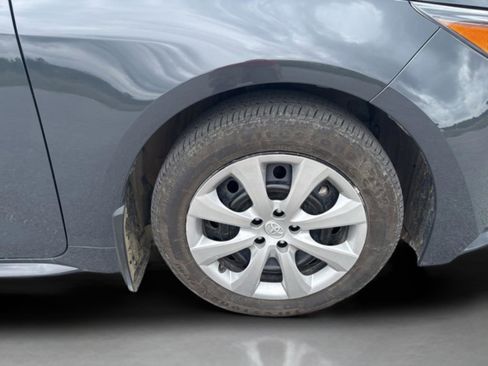 Used 2025 Toyota Corolla LE FWD image 39