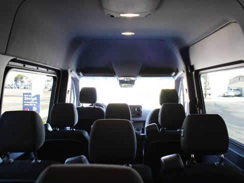 Used 2019 Mercedes-Benz Sprinter 2500 image 16