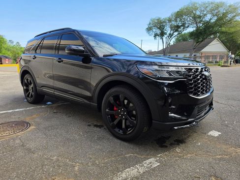 Used 2025 Ford Explorer ST w/ Sun And Sound Package image 6
