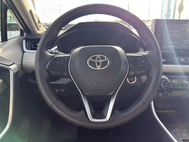 Used 2021 Toyota RAV4 XLE Premium FWD image 15