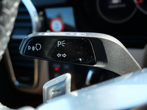 Used 2023 Porsche Cayenne AWD/4WD image 31
