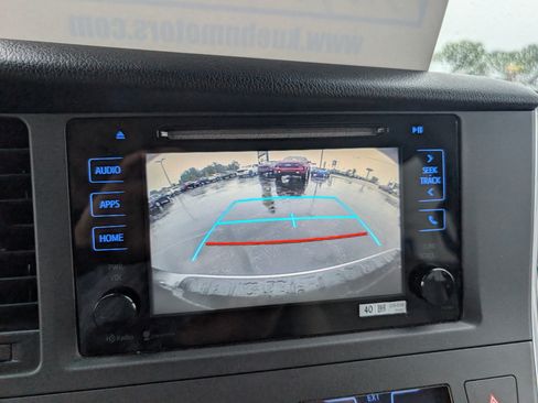 Used 2015 Toyota Sienna LE FWD image 20