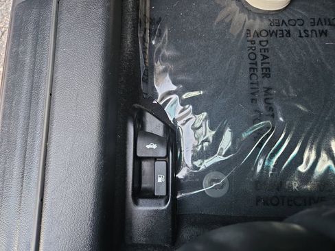 Used 2017 Toyota Camry SE image 19