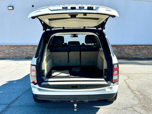 Used 2016 Land Rover Range Rover HSE image 17