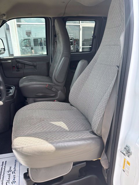 Used 2025 Chevrolet Express 3500 LT w/ LT Preferred Equipment Group RWD image 14