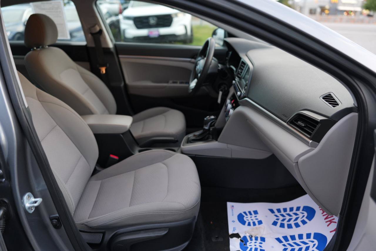 Used 2019 Hyundai Elantra SE FWD image 22