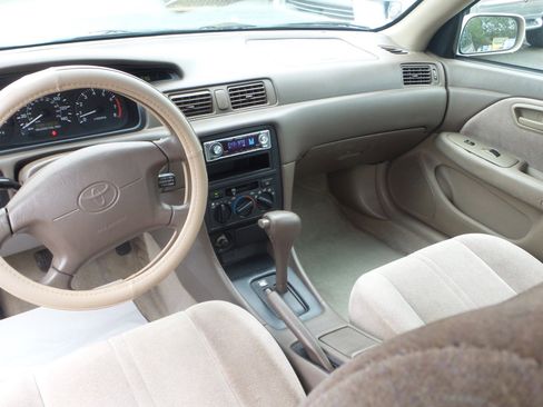 Used 1998 Toyota Camry LE image 26