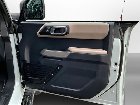 Used 2023 Ford Bronco Wildtrak image 23