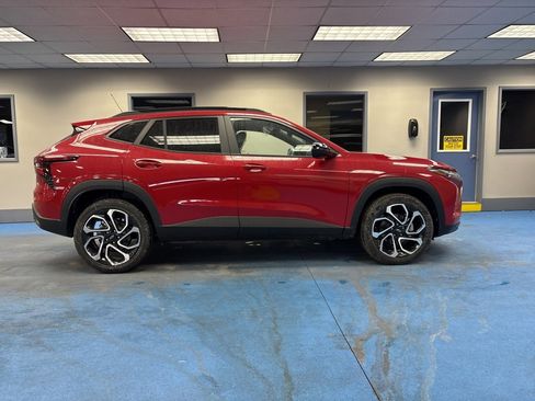 New 2026 Chevrolet Trax RS w/ Driver Confidence Package image 2