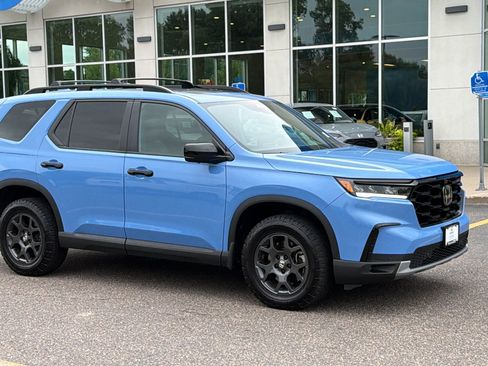 Certified 2023 Honda Pilot TrailSport image 1