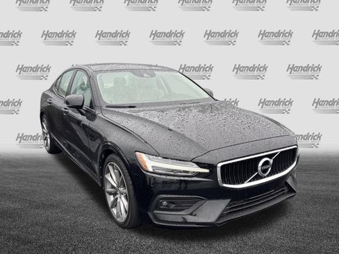 Used 2021 Volvo S60 T5 Momentum w/ Protection Package Premier image 6