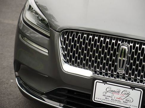 Used 2022 Lincoln Corsair Reserve image 9