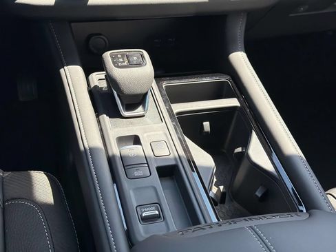 New 2026 Nissan Pathfinder SL FWD image 15