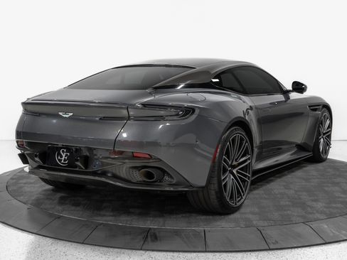 Used 2024 Aston Martin DB12 Coupe RWD image 8