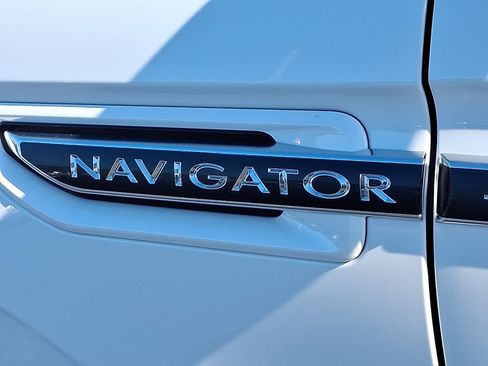 Certified 2021 Lincoln Navigator L Black Label AWD/4WD image 32