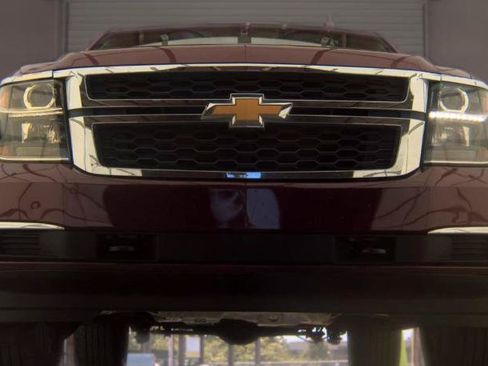 Used 2020 Chevrolet Suburban LS w/ Max Trailering Package AWD/4WD image 3