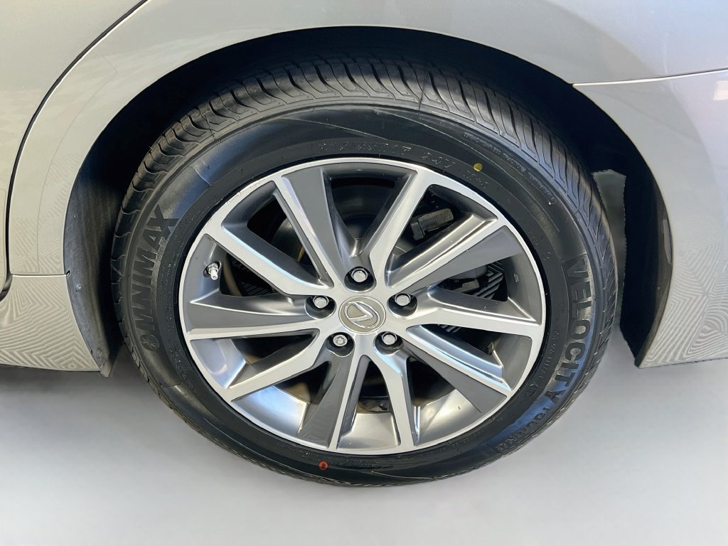 Used 2016 Lexus ES 300h w/ Luxury Package w/Wood Trim FWD image 32