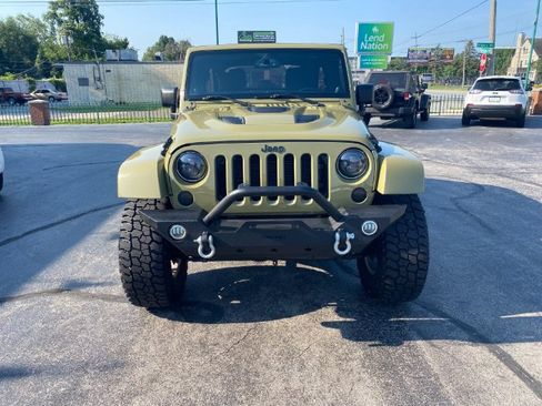 Used 2013 Jeep Wrangler Unlimited Sahara AWD/4WD image 2