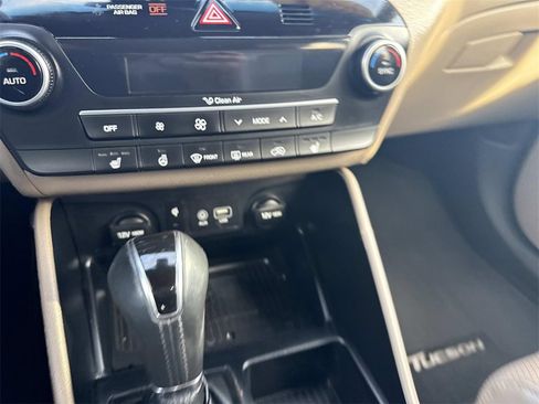 Used 2021 Hyundai Tucson Limited image 27