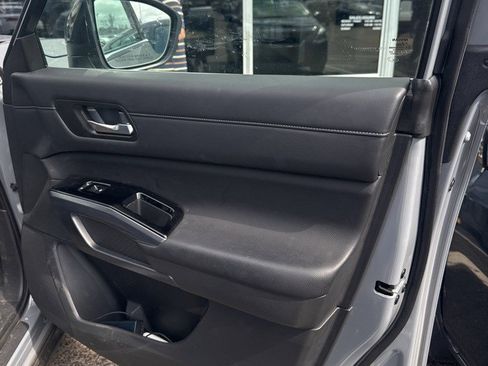 Used 2023 Nissan Pathfinder SL w/ SL Premium Package image 22