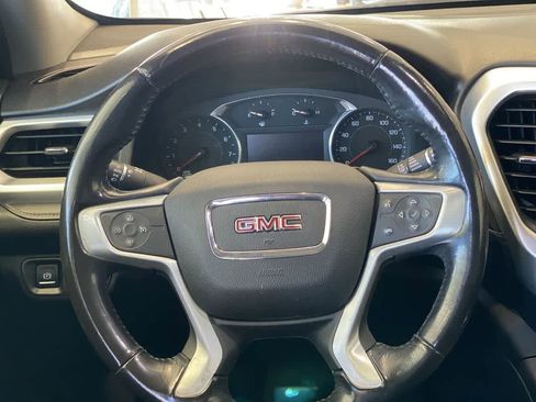 Used 2018 GMC Acadia SLT image 17