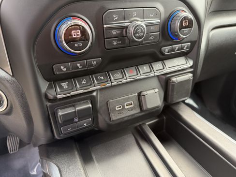 Used 2020 Chevrolet Silverado 2500 LTZ AWD/4WD image 26