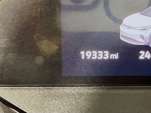 Used 2022 Volkswagen ID.4 Pro image 16