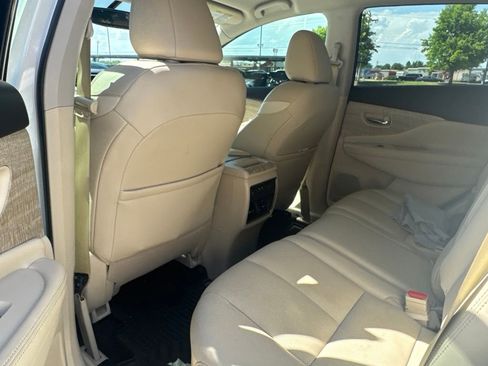 Used 2019 Nissan Murano SL FWD image 9