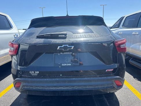 Used 2025 Chevrolet Trax RS w/ Driver Confidence Package FWD image 3