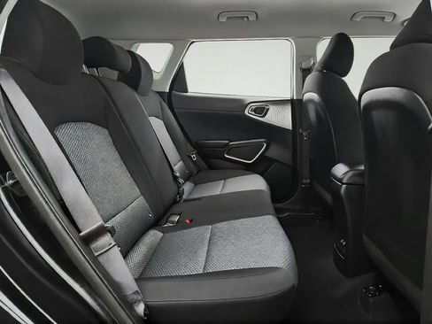 Used 2023 Kia Soul S FWD image 28