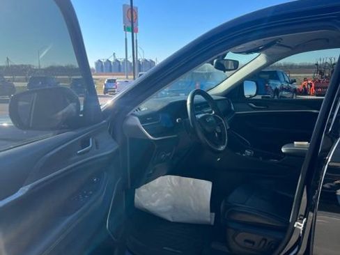 Used 2021 Jeep Grand Cherokee L Limited image 11