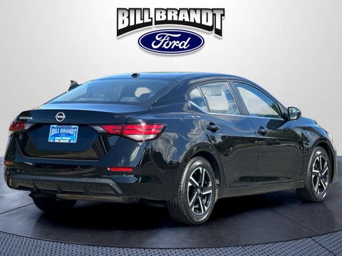 Used 2025 Nissan Sentra SV FWD image 3