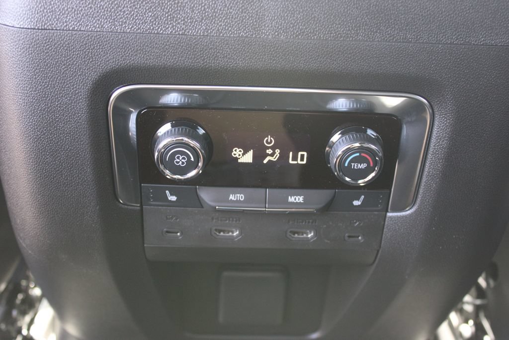 New 2026 Chevrolet Tahoe High Country AWD/4WD image 30