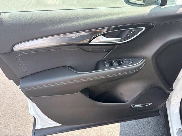 Used 2025 Buick Envision Preferred AWD/4WD image 15