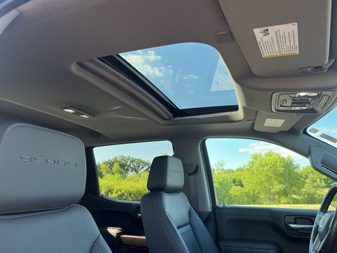 Used 2021 GMC Sierra 1500 Denali AWD/4WD image 29