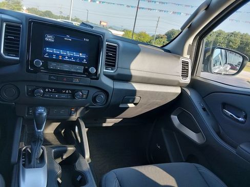 Certified 2024 Nissan Frontier SV w/ SV Convenience Package RWD image 11