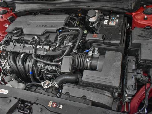 Used 2023 Hyundai Elantra SE w/ Preferred Accessory Package image 8