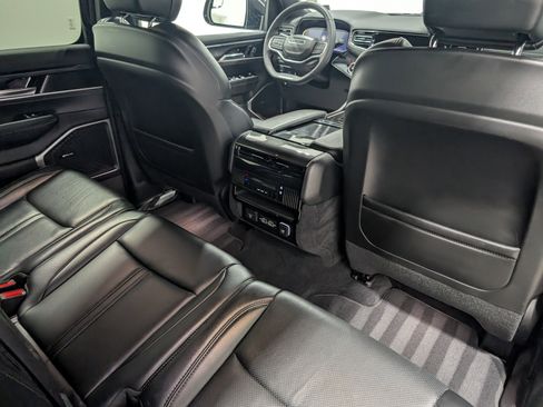 Used 2022 Jeep Wagoneer Series I image 21