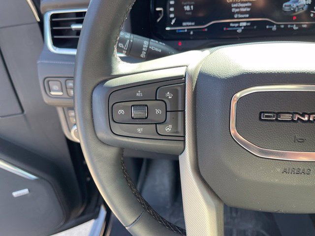 Used 2023 GMC Yukon XL Denali AWD/4WD image 15