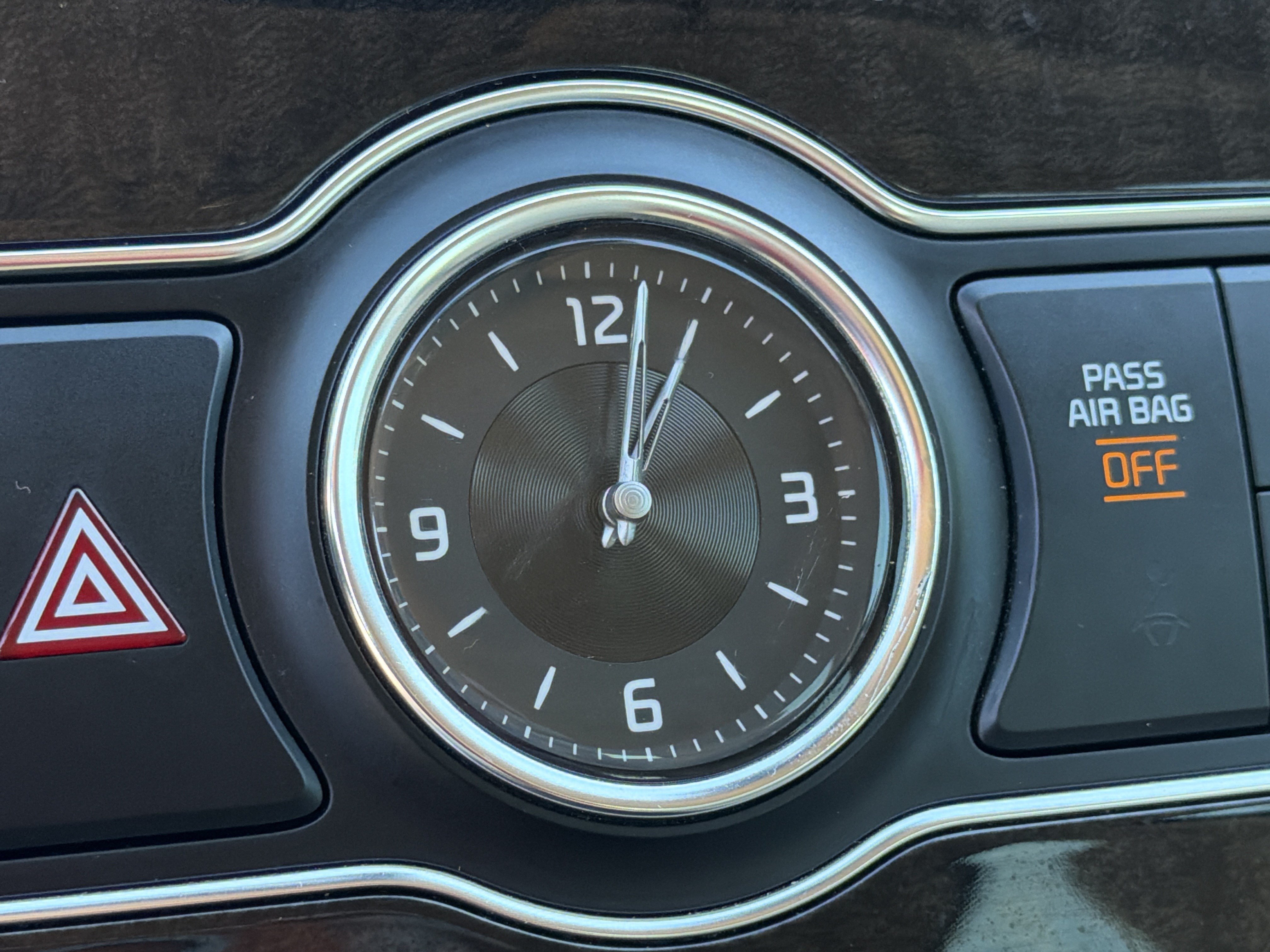 Used 2015 Kia Cadenza Premium w/ Luxury Package FWD image 23