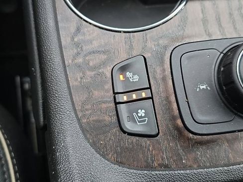 Used 2023 GMC Acadia Denali w/ Denali Ultimate Package image 18