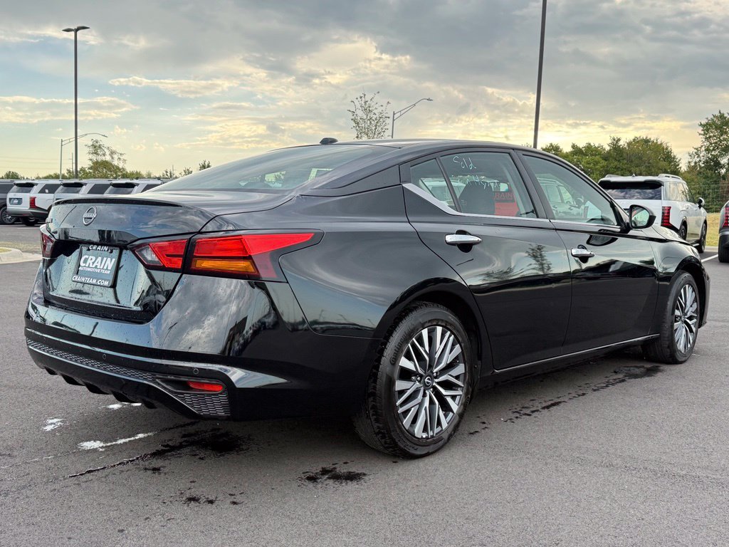Used 2025 Nissan Altima 2.5 SV FWD image 5