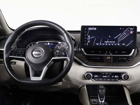 Used 2024 Nissan Altima 2.5 SL image 32