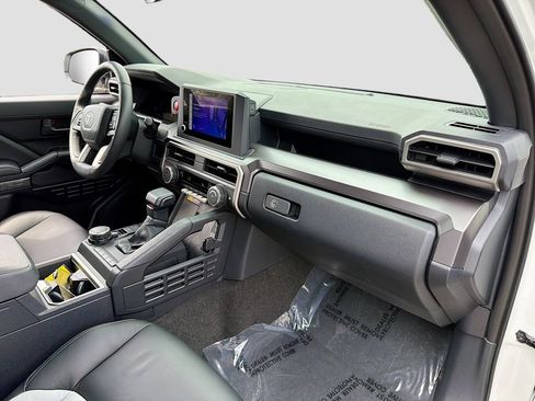 Used 2025 Toyota 4Runner TRD Sport AWD/4WD image 32