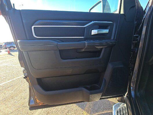 Used 2025 RAM 2500 Big Horn AWD/4WD image 15